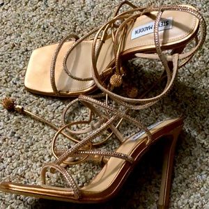 Steve Madden unveiled rose gold heels